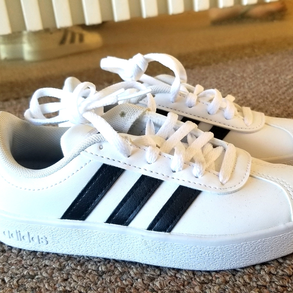 Brand New Adidas VL Court Kids Sneakers